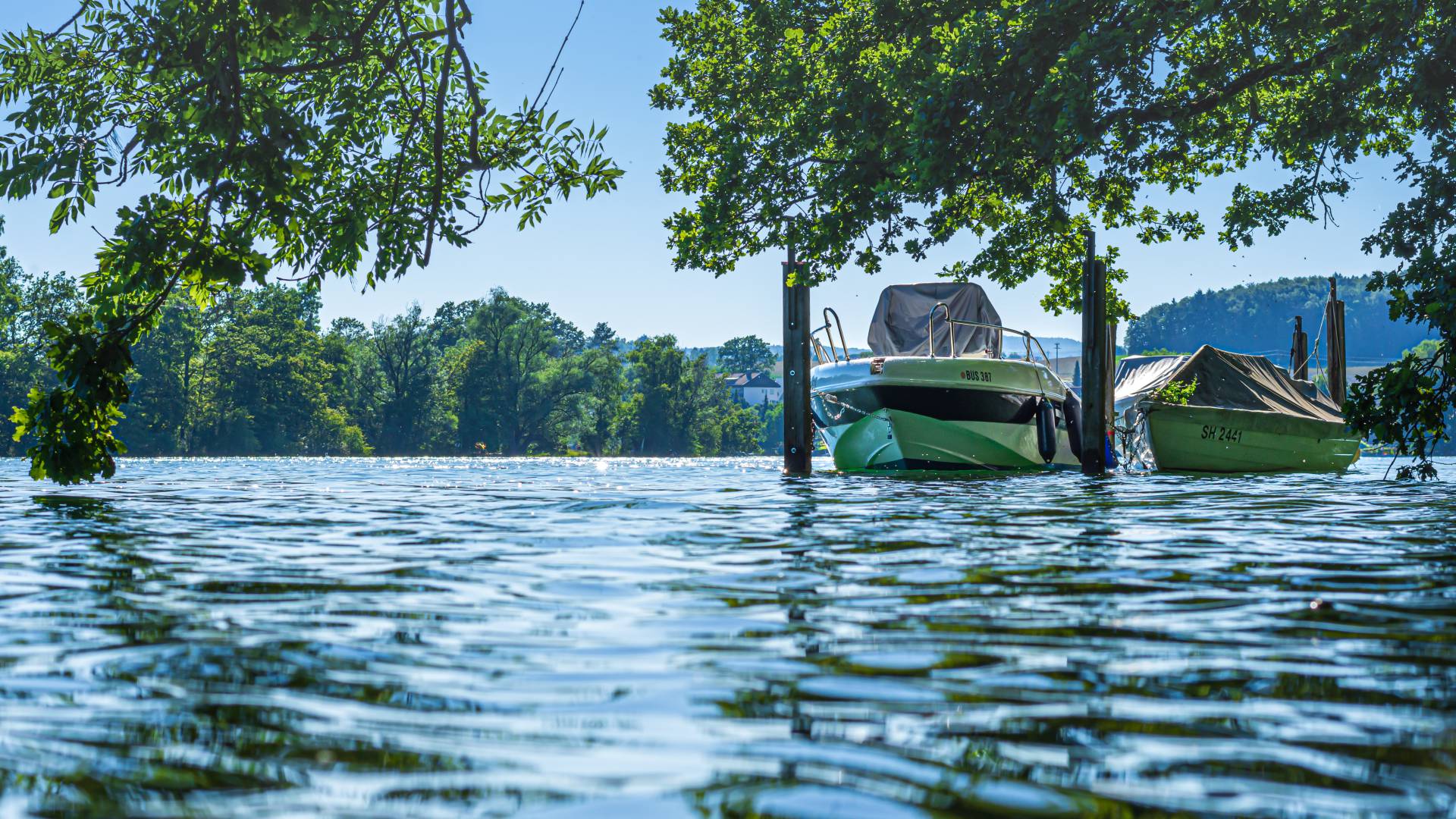 Rhein bei Xanten Motorboot